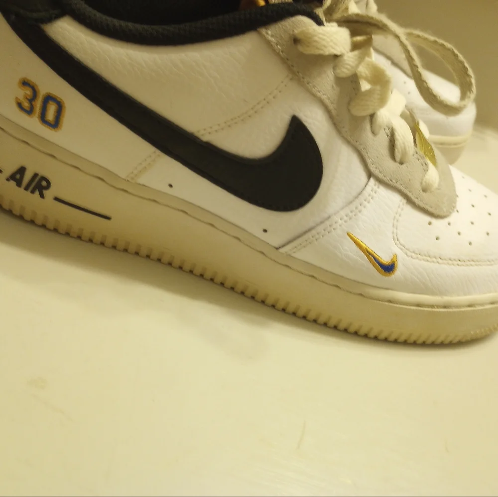 Nike Ken Griffey Jr. Air Force One '07 LV8 Jr & Sr. Youth Sneakers - Picture 4 of 15